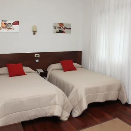 Restaurante Ruas فندق *